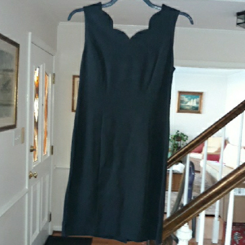 Talbots Perfect Elegant Black Dress, Scalloped Neckline, Rayon & Nylon, 8P